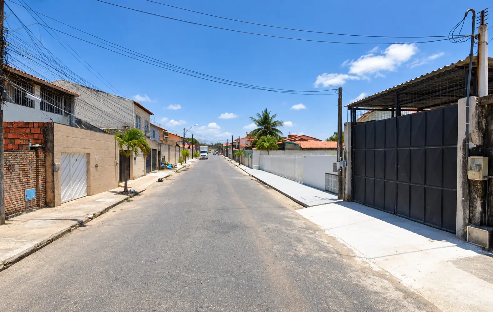 Vista da Rua Francisco Viléla ao nível da calçada